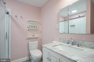 522 Montrose St in Philadelphia, PA - Building Photo - Building Photo