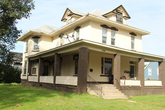 1326 E 9th St in Des Moines, IA - Foto de edificio - Building Photo