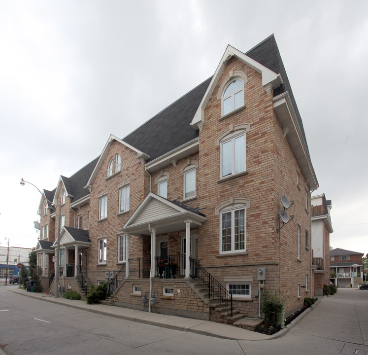 20-26 Craftsman Ln in Toronto, ON - Building Photo