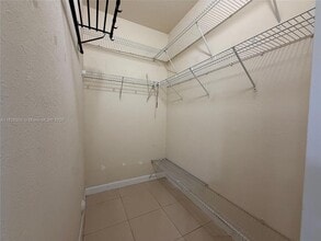 17067 SW 93rd St, Unit Studio in Miami, FL - Building Photo - Building Photo