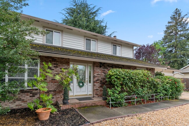 142 Burgess Ct in Danville, CA - Building Photo - Building Photo