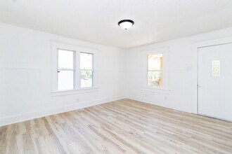 203 E Vassar St in St. Joseph, MO - Building Photo - Building Photo