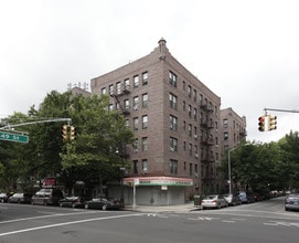 4819 Skillman Ave in Sunnyside, NY - Foto de edificio - Building Photo