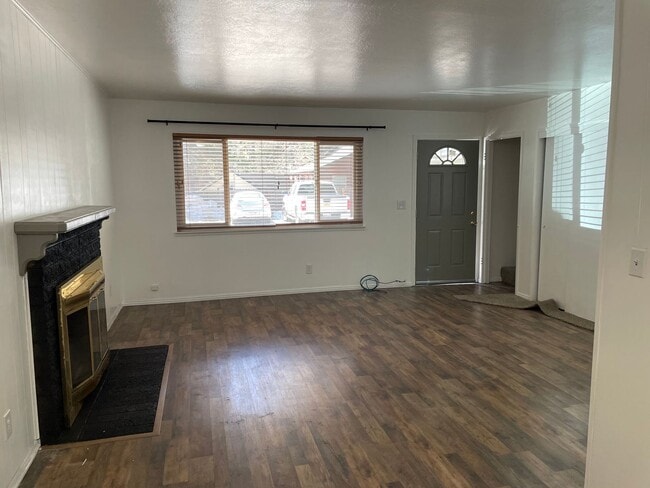 3685 Tamarack Ave in South Lake Tahoe, CA - Building Photo - Building Photo