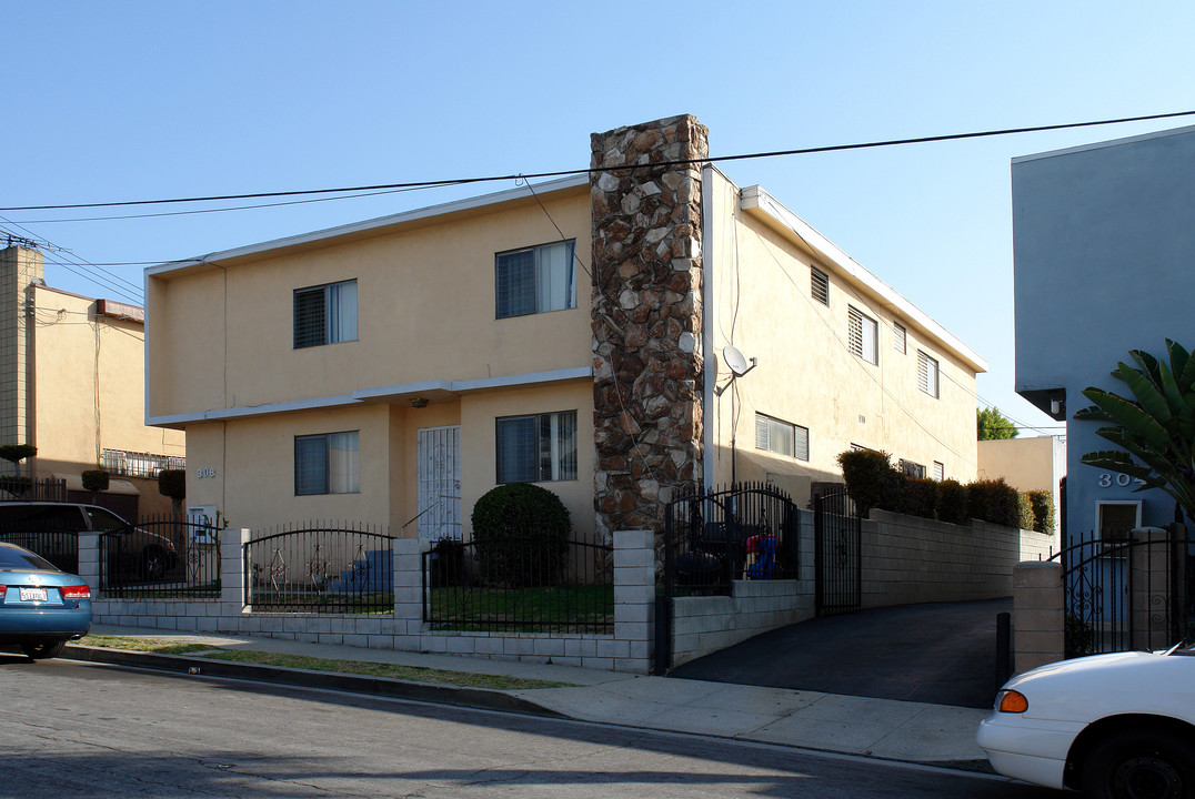 308 N Market St in Inglewood, CA - Foto de edificio