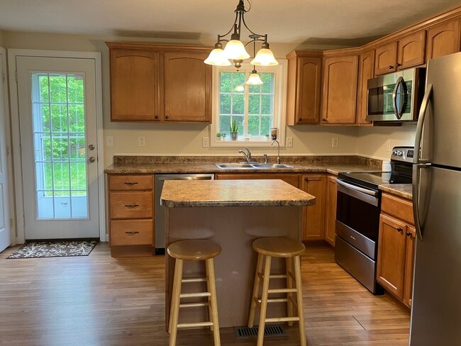 96 Green Farm Rd in New Ipswich, NH - Building Photo - Building Photo