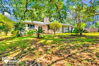 703 Belrose Ave in Daphne, AL - Foto de edificio - Building Photo