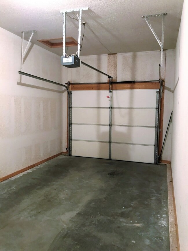 806 Oakbrook Pl in Manhattan, KS - Building Photo - Building Photo