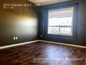 3810 Dewdney Ave E in Regina, SK - Building Photo - Building Photo