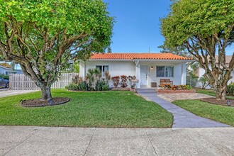 1401 North N Street in Lake Worth, FL - Foto de edificio - Building Photo