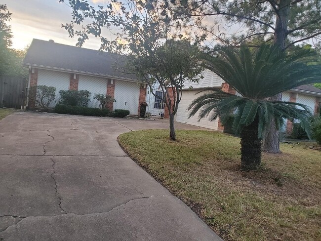 property at 3622 Fiddlers Green Dr