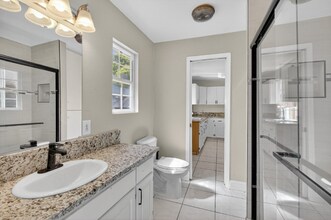 5080 Enrico Blvd in Sacramento, CA - Building Photo - Building Photo