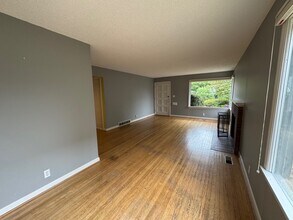 6227 53rd Ave NE in Seattle, WA - Building Photo - Building Photo