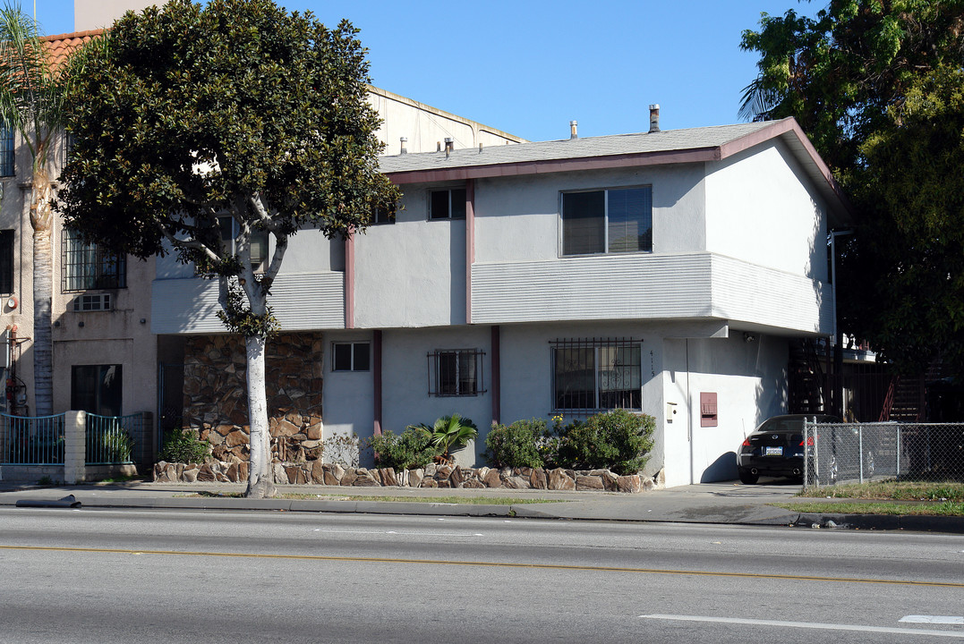 4115 W Century Blvd in Inglewood, CA - Building Photo