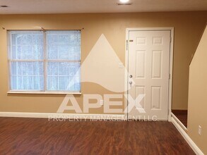 7950 Andersonville Pike in Knoxville, TN - Foto de edificio - Building Photo