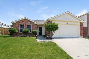 7005 Edmundson Dr in Arlington, TX - Building Photo