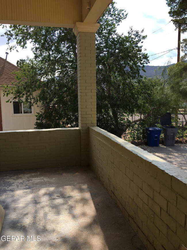 3419 La Luz Ave in El Paso, TX - Building Photo - Building Photo