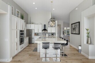 10263 E Acacia Dr in Scottsdale, AZ - Building Photo - Building Photo