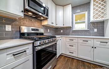 12218 Brownstone St in Live Oak, TX - Building Photo - Building Photo