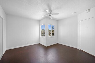 6634 Lankershim Blvd, Unit C in North Hollywood, CA - Building Photo - Building Photo