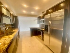 1800 NE 114th St in Miami, FL - Building Photo - Building Photo