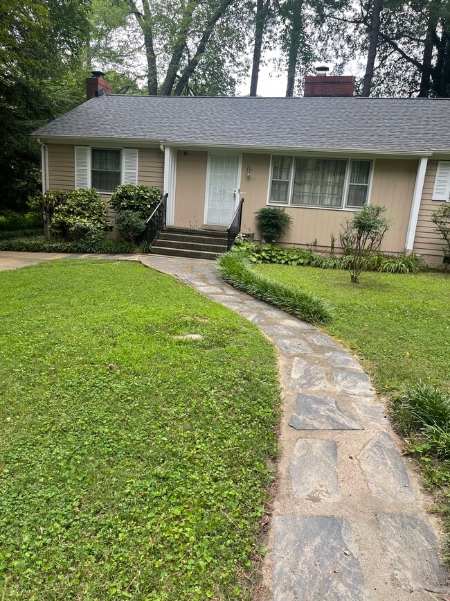 1503 Westbury Dr - Furnished House