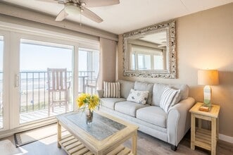 222 Carolina Beach Ave N in Carolina Beach, NC - Building Photo - Building Photo