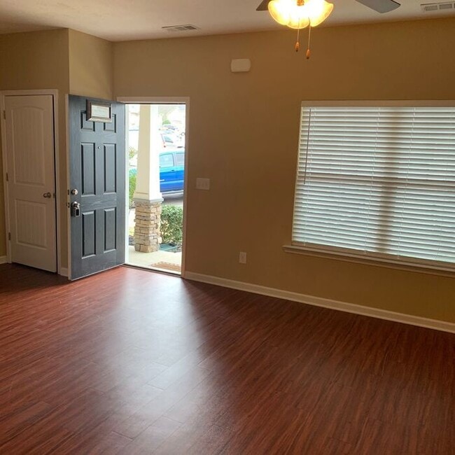 property at 822 Lower Park Pl