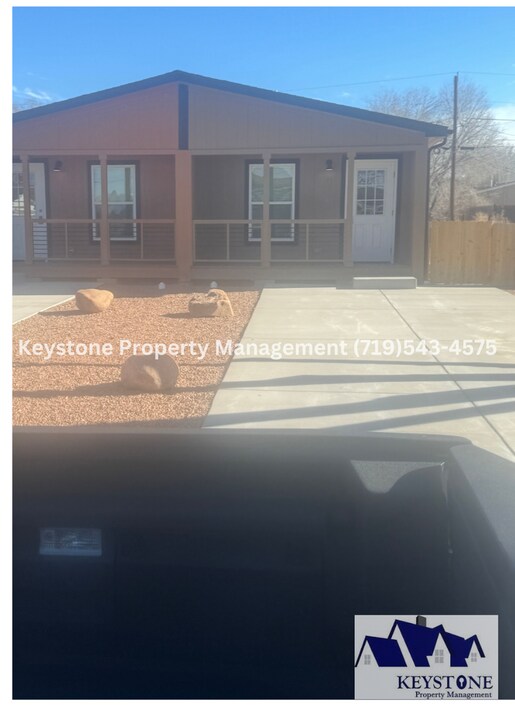 632-634 Edna Ln in Pueblo, CO - Foto de edificio