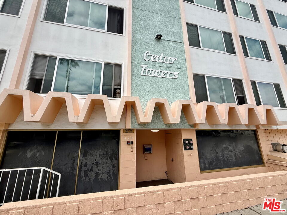 335 Cedar Ave in Long Beach, CA - Building Photo