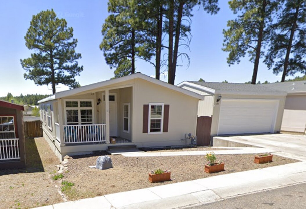 1296 S Mark Ln in Flagstaff, AZ - Building Photo