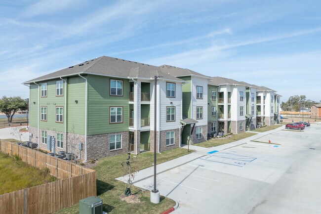 The Reserve at Power Place in Lake Charles, LA - Foto de edificio - Building Photo