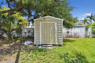 910 43rd St W in Bradenton, FL - Building Photo - Building Photo