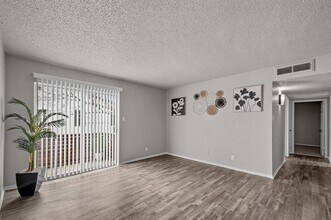 1300 E Dallas St in Mansfield, TX - Building Photo - Building Photo