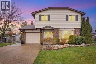 222 Donalda Ct in Windsor, ON - Building Photo