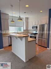 10733 NE Red Wing Way in Hillsboro, OR - Building Photo - Building Photo