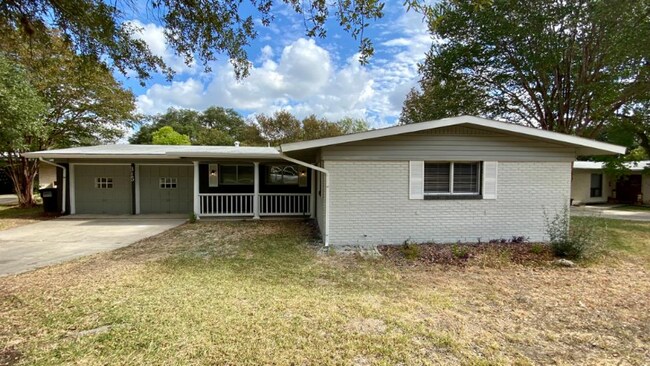 315 Granada Dr in San Antonio, TX - Building Photo - Building Photo