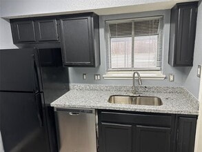 10001 Westpark Dr in Houston, TX - Building Photo - Building Photo