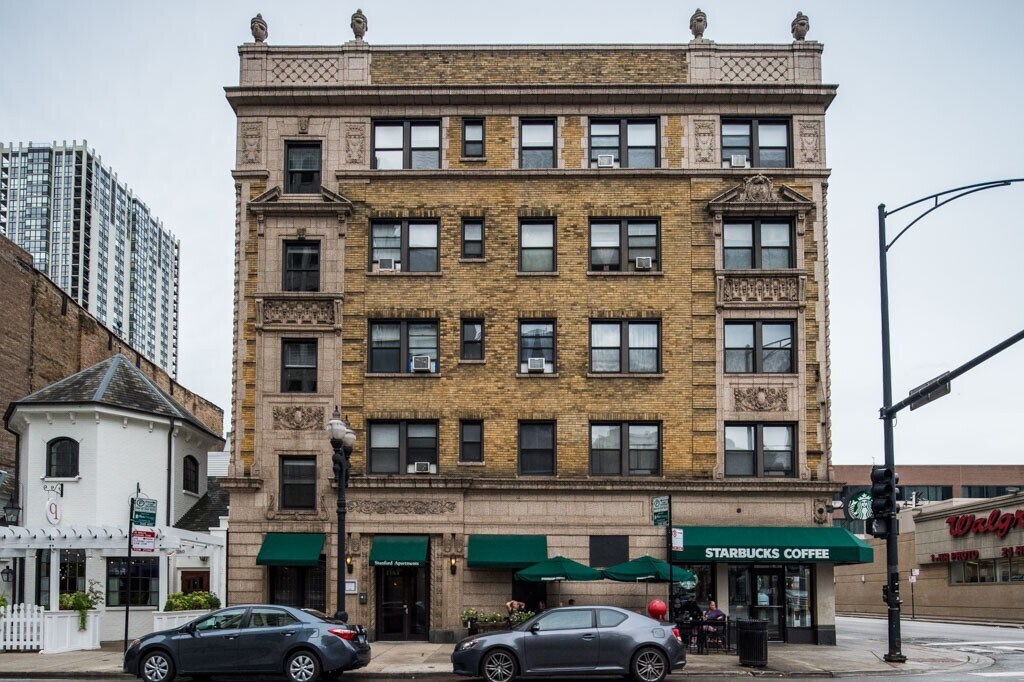 1167 N Dearborn St in Chicago, IL - Building Photo