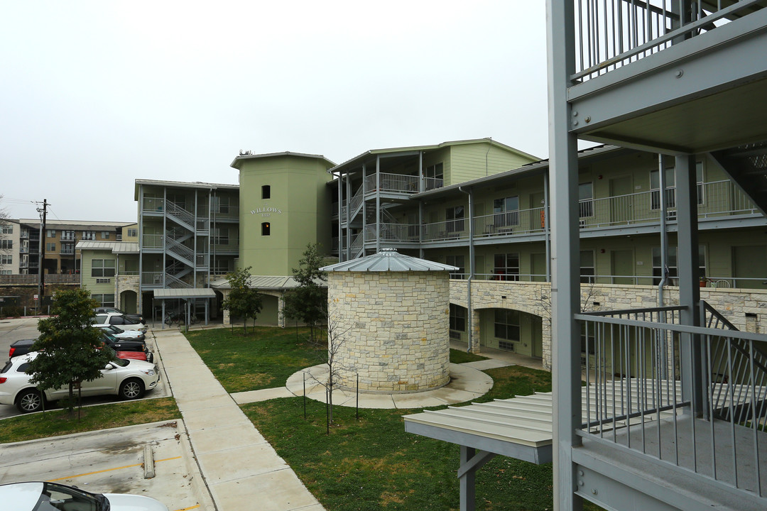 The Willows in Austin, TX - Foto de edificio