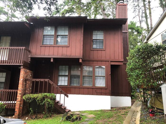 2211 Timberwood Cir N in Tallahassee, FL - Building Photo