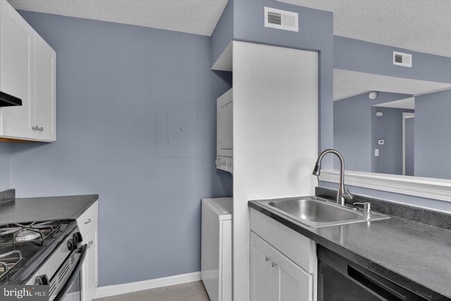 100 Park Blvd in Cherry Hill Township, NJ - Building Photo - Building Photo