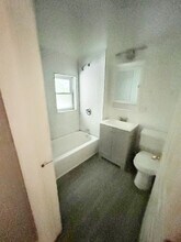 1035 E 75th St in Chicago, IL - Building Photo - Building Photo