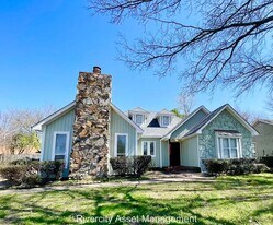 2990 Ridgeway Rd in Memphis, TN - Building Photo