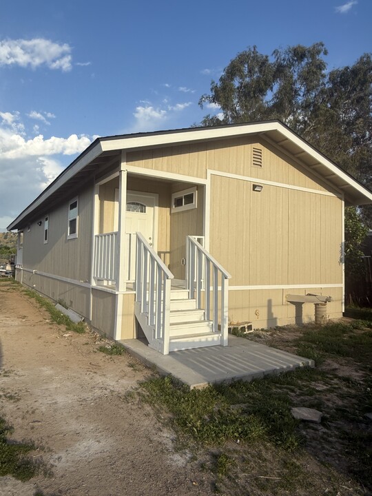 31228 Blair Rd in Exeter, CA - Foto de edificio