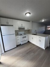 5425 W 24th Ave in Hialeah, FL - Building Photo - Building Photo