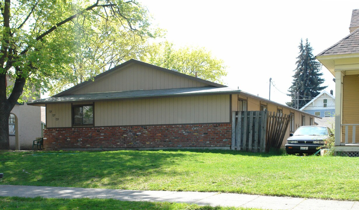 725-729 W Carlisle Ave in Spokane, WA - Foto de edificio