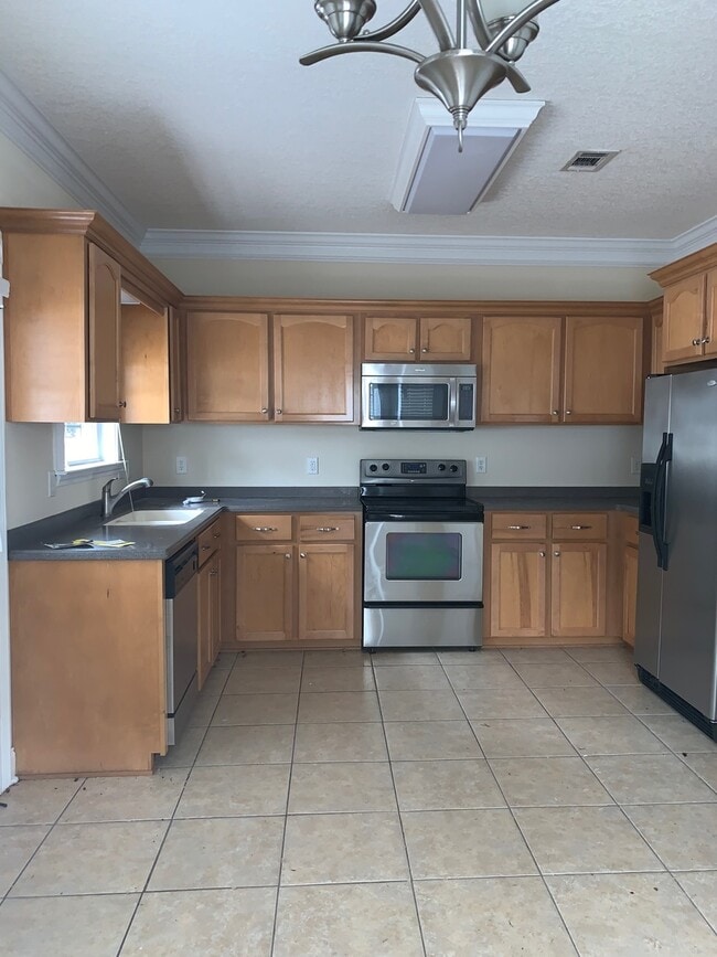 503 Bradwell St in Hinesville, GA - Building Photo - Building Photo