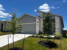 459 Wilshire Rd in San Marcos, TX - Building Photo