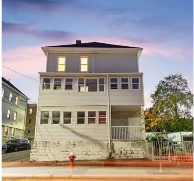 917 County St, Unit 2, Unit 2